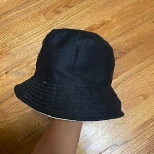 Reversible bucket hat